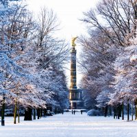 Durch den Tiergarten zur Siegessäule. © Claudia Paulussen - stock.adobe.