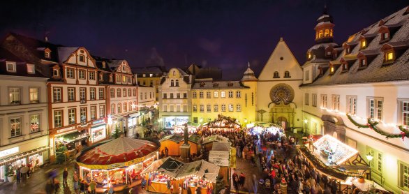 Koblenz Weihnachtsmarkt Jesuitenplatz © Koblenz Rheinland-Pfalz Deutschland