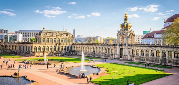 Famous Zwinger palace (Der Dresdner Zwinger) Art Gallery of Dres © Olena Zn - stock.adobe.com
