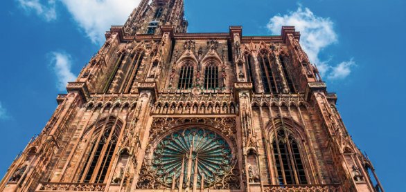 Lovely low angle shot of the west front of the famous Strasbourg © H-AB Photography - stock.adobe.c