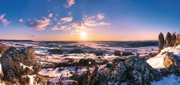 Panoramic view of winter landscape from mountain Walberla in Fra © raphotography88 - stock.adobe