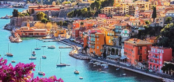 Villefranche-sur-mer on the French Riviera in summer © Stockbym - stock.adobe.com