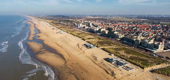 Aerial view of the Dutch town Noordwijk with the North sea and b © Donald - stock.adobe.com