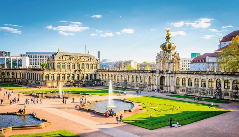 Famous Zwinger palace (Der Dresdner Zwinger) Art Gallery of Dres © Olena Zn - stock.adobe.com