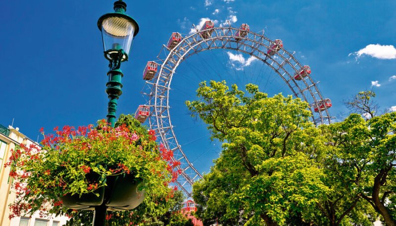 Prater Riesenrad gianf Ferris wheel in Vienna view © xbrchx - stock.adobe.com